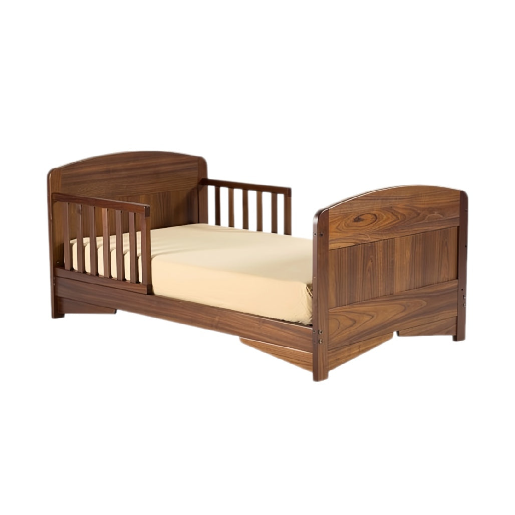 **Technische titel in het Nederlands: Houten peuterbed met veiligheidshekken**